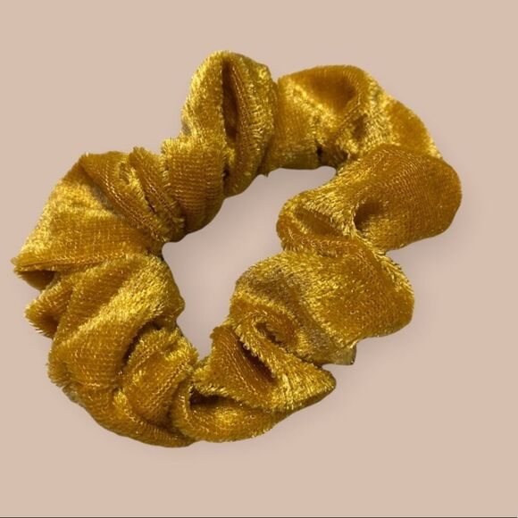 🆕 2/$20 Velvet Scrunchie Duo - Picture 2 of 3